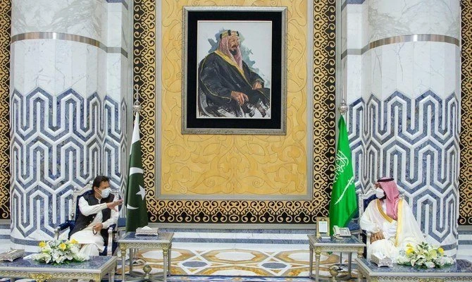 Prime Minister of Pakistan Imran Khan and Crown Prince Mohammed bin Salman in Jeddah, May 7, 2021. (Photo: Bandar Algaloud)