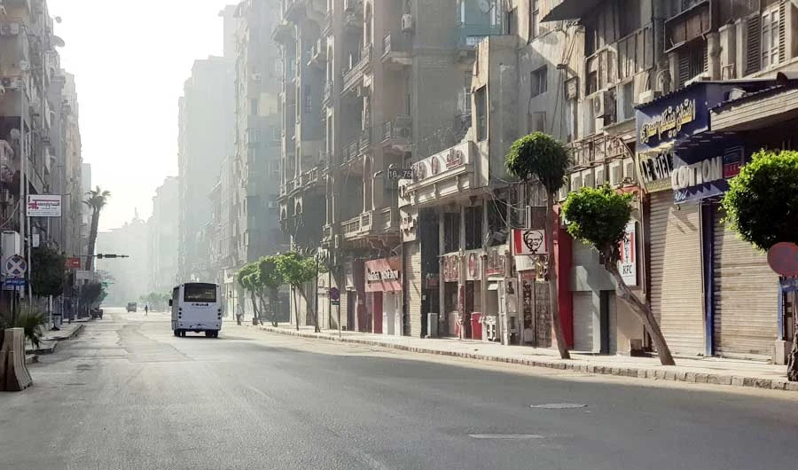 A general view of empty streets in downtown Cairo, amid the coronavirus disease (COVID-19) outbreak, during the traditional spring holiday of 'Shem al-Neseem', in Cairo, Egypt, May 3, 2021. (REUTERS)