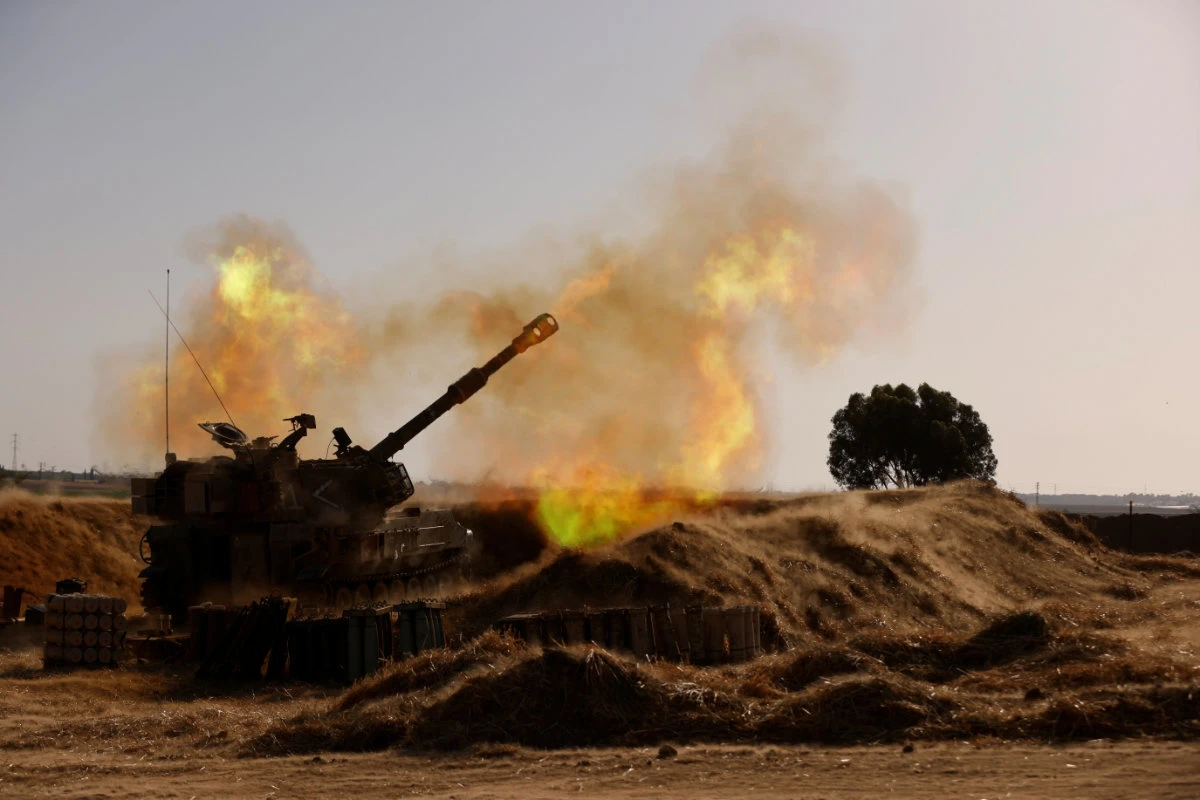 Israel says no troops in Gaza, cites communication error
