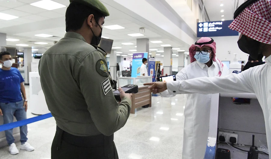 Hundreds of individuals were fined for breaking social gathering protocols in different part of Saudi Arabia. (SPA)