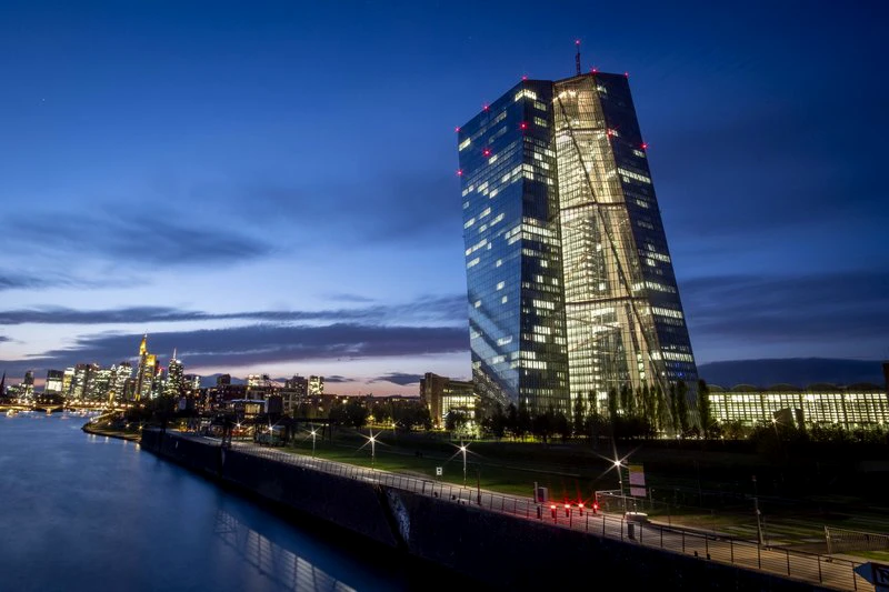 ECB sees risks to financial stability in Europe