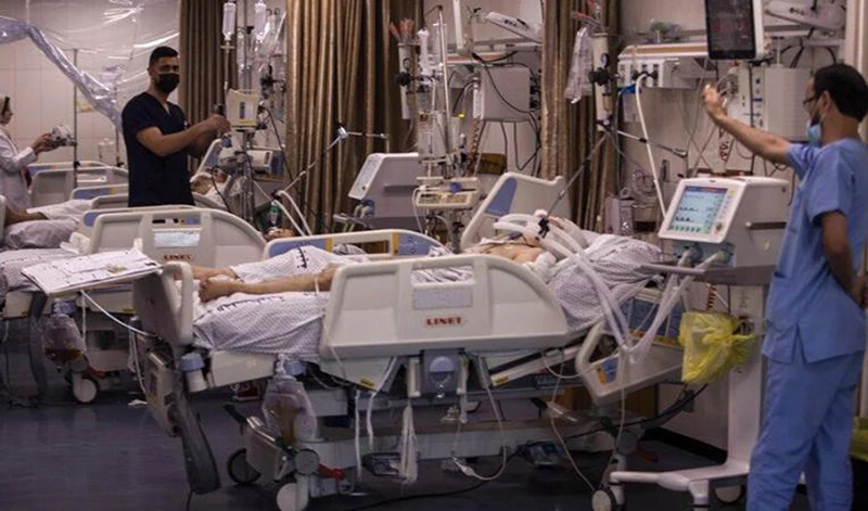 Palestinian patients receive medical care at the Intensive Care Unit in the Shifa hospital in Gaza City. (AP)