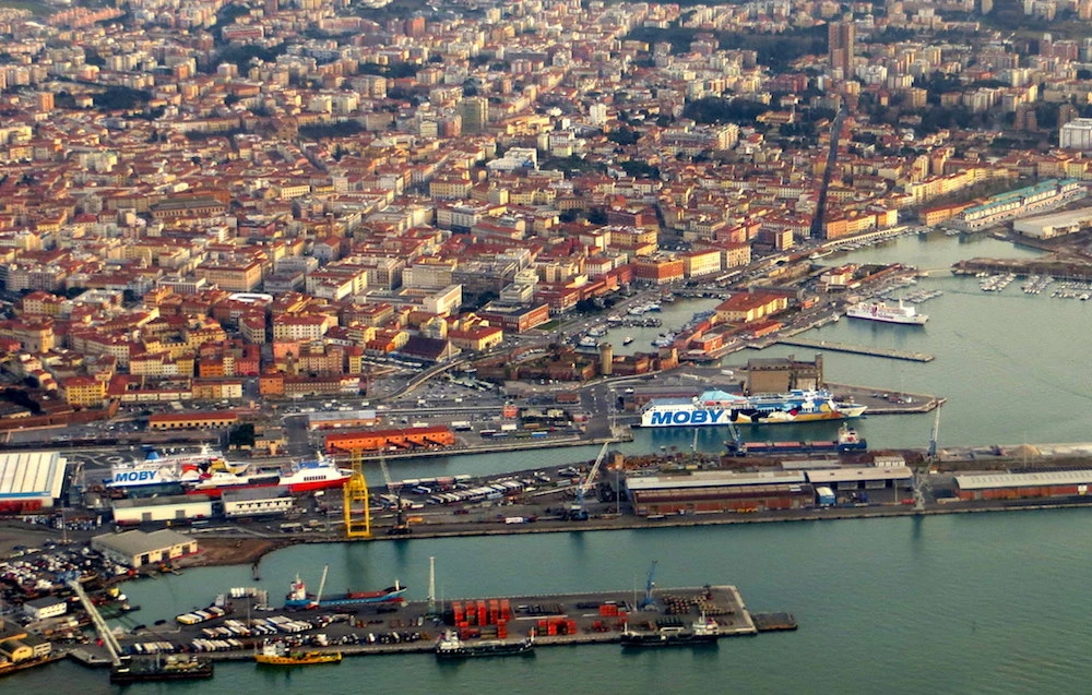 Italian dockworkers refuse to load arms headed for Israel