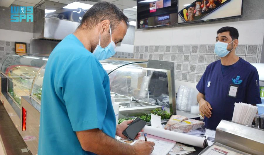 Municipality teams have carried out 1,172 inspection tours and found 368 violations. (SPA)