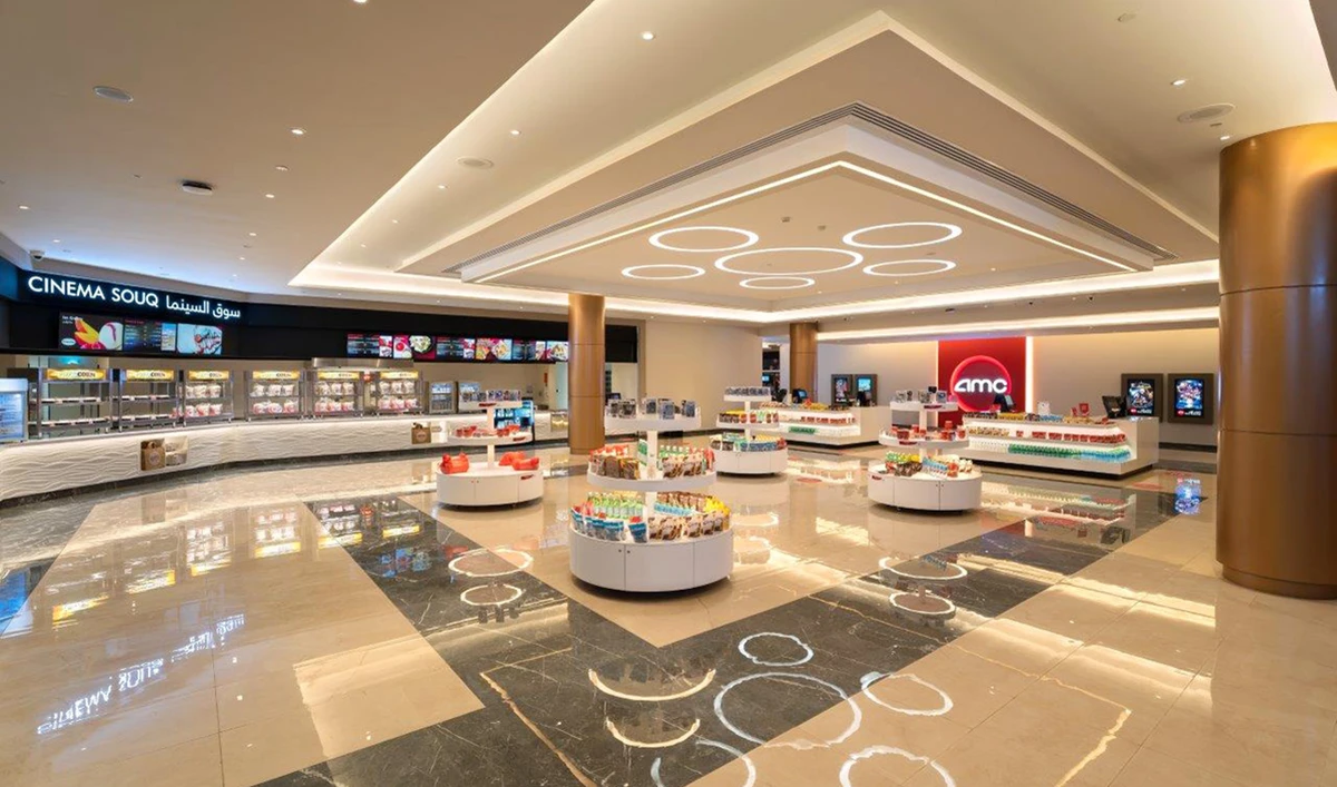 Greeting guests on arrival to the cinema is AMC Cinema Souq, a reimagined and fully customizable food and beverage concept offering classic cinema fare.
