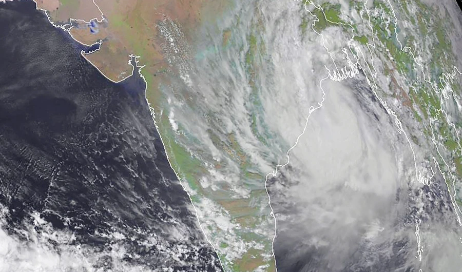 1.1 million evacuated before cyclone hits India’s east coast