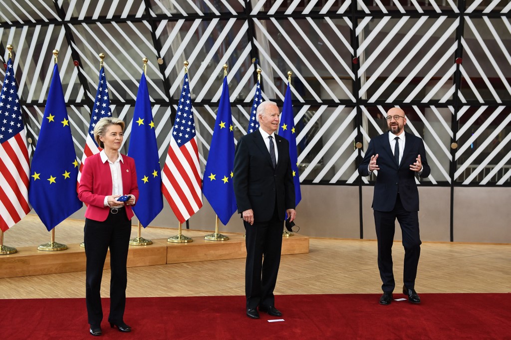 Ursula von der Leyen, Joe Biden and Charles Michel arrive for an EU - US summit at the EU headquarters in Brussels. (File/AFP)