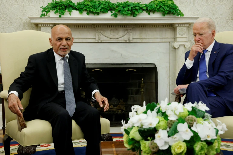 Afghan President Ashraf Ghani with U.S. President Joe Biden at the White House, June 25, 2021. (Reuters)