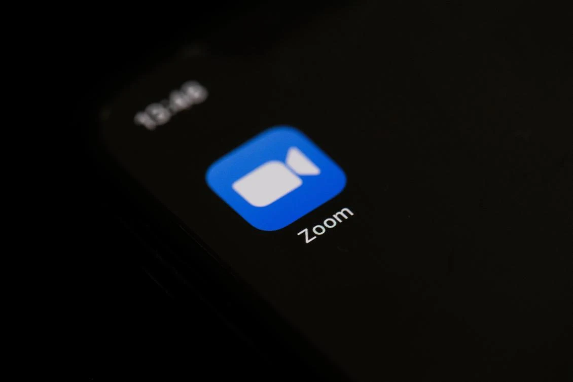 Zoom forecasts upbeat revenue, expects boost from hybrid work