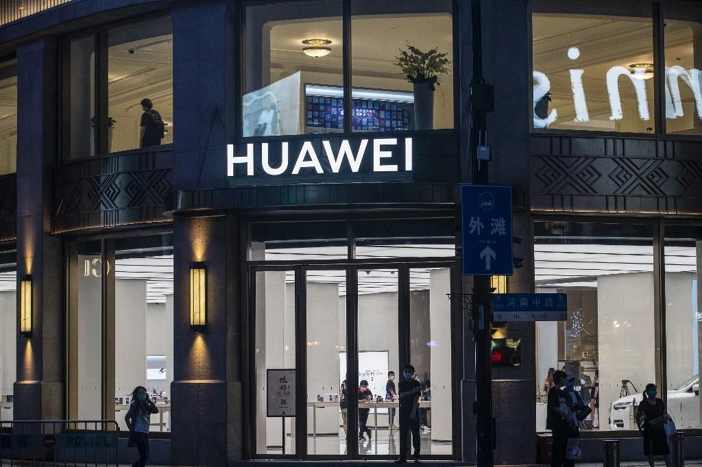 Huawei launches new operating system for phones, eyes ‘Internet-of-Things’ market