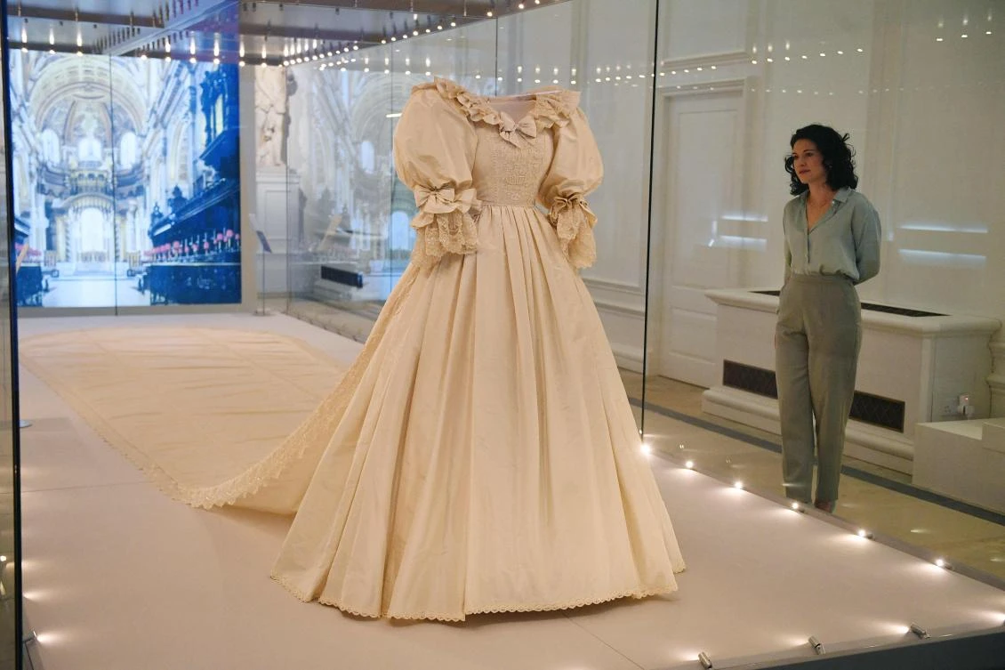 Princess Diana’s wedding dress goes on display in London