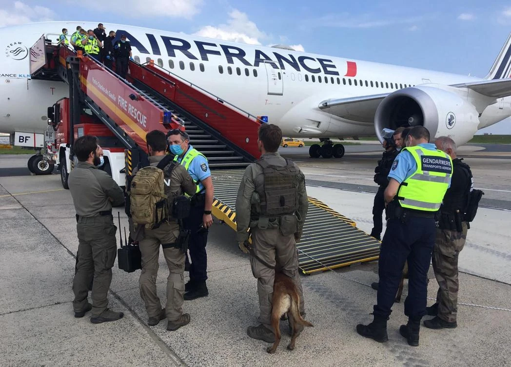 France probing bomb threat on a flight from Chad to Paris: ministry