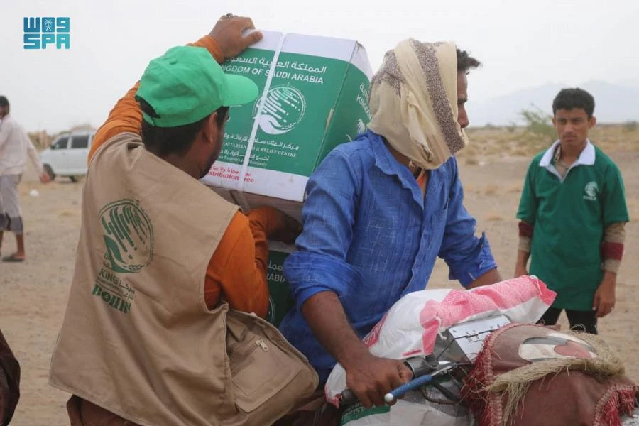 Up to 192,000 food baskets will be distributed by KSrelief in various governorates of Yemen as part of the agreements signed in Riyadh o n June 3, 2021. (SPA)