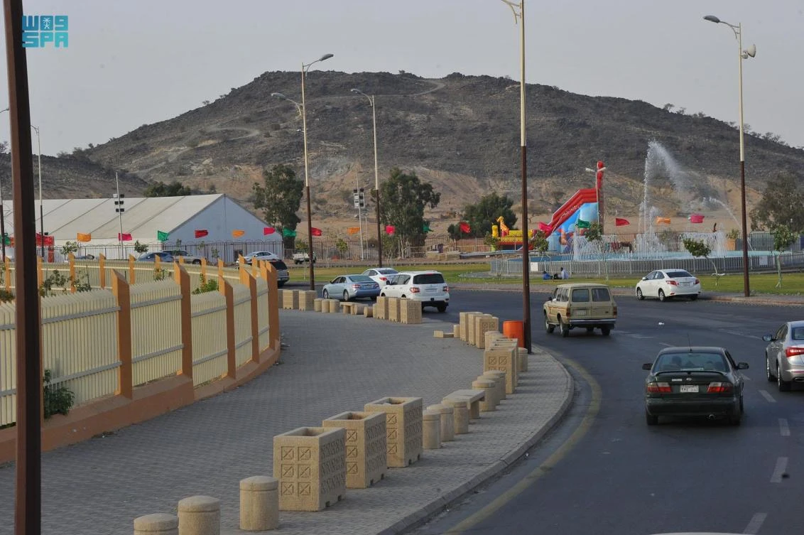 Saudi Arabia announced 16 deaths from COVID-19 and 1,201 new infections on Friday. (File/SPA)