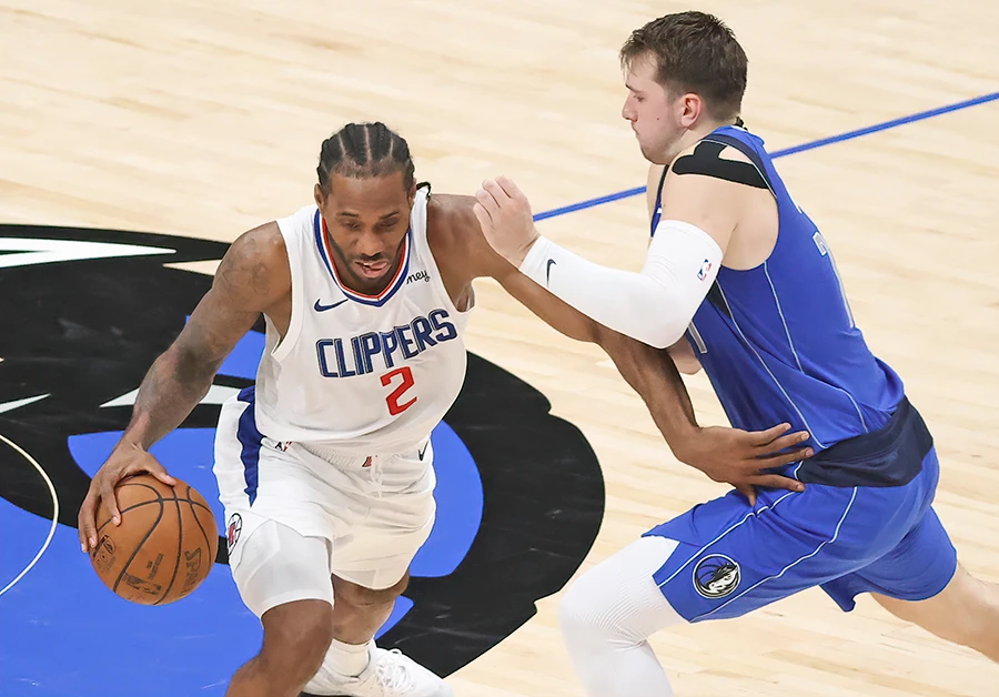 Leonard scores 45 as Clippers win on road to force game seven