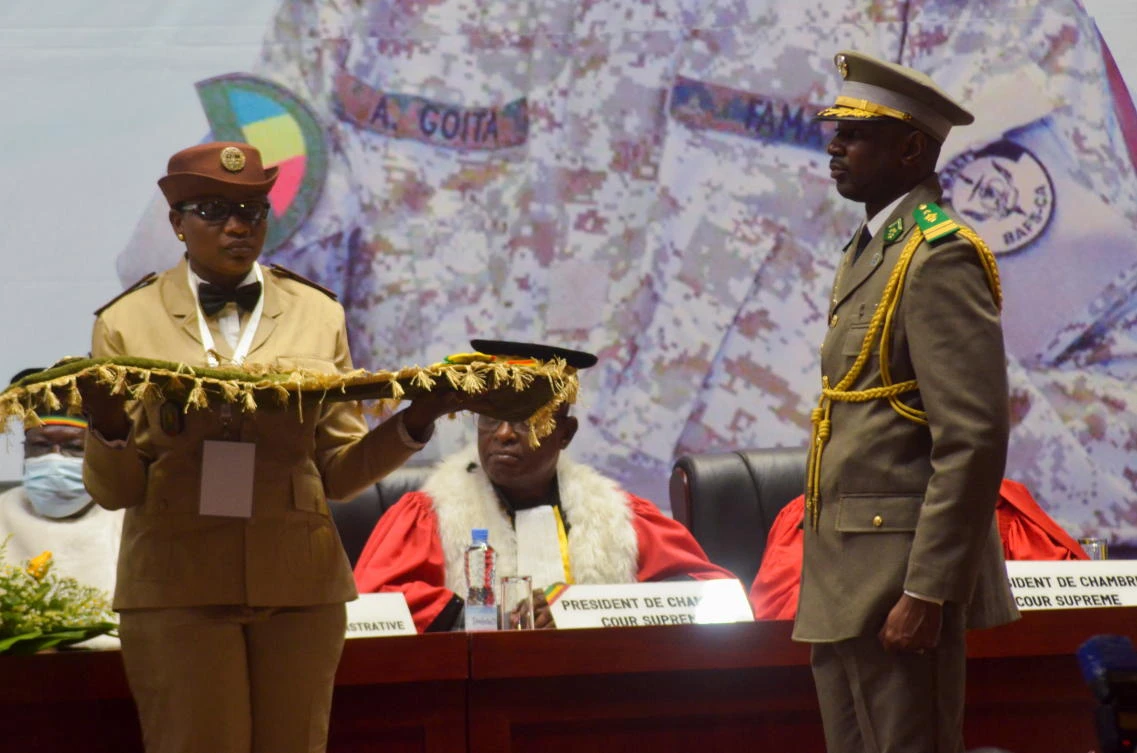 Mali junta leader sworn in as president after 2nd coup