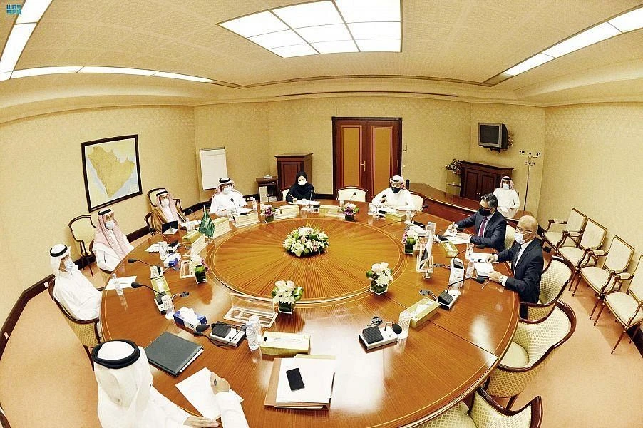 Pakistani Ambassador Bilal Akbar meets with the Saudi-Pakistani Parliamentary Friendship Committee of the Shoura Council. (SPA)
