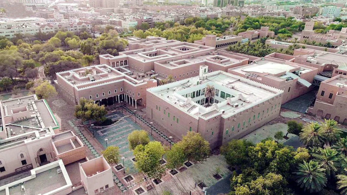 Darah contains a vast number of historical paper documents related to the history of Saudi Arabia and the Arabian Peninsula, as well as Arab and Islamic history.