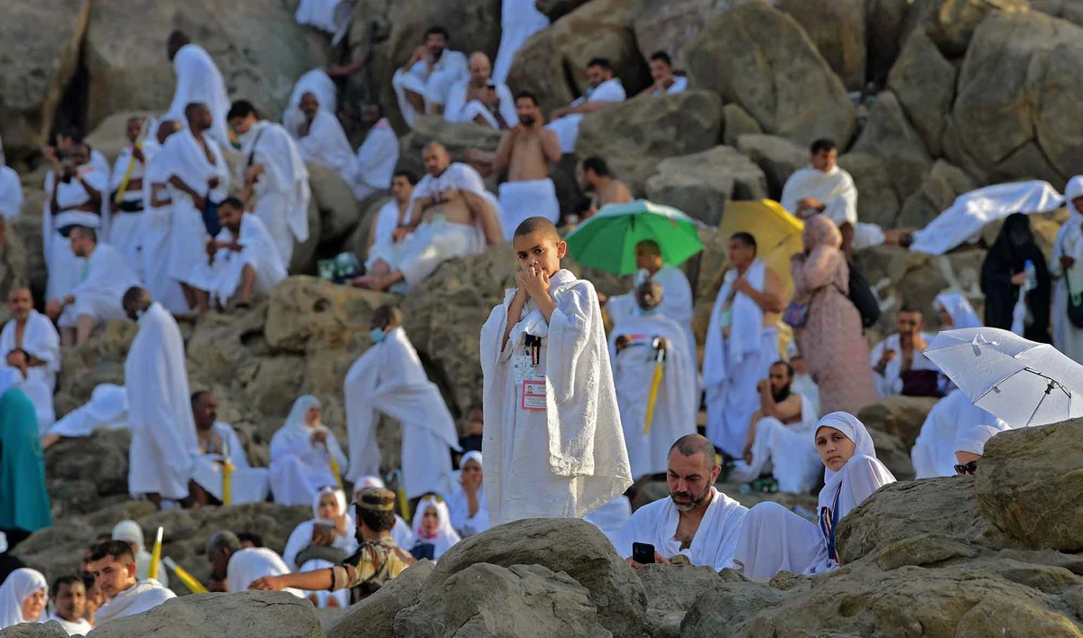 Muslim pilgrims pray at Mount Arafat, also known as Jabal al-Rahma (Mount of Mercy), southeast of Makkah, Saudi Arabia, on August 10, 2019. (AFP/File)