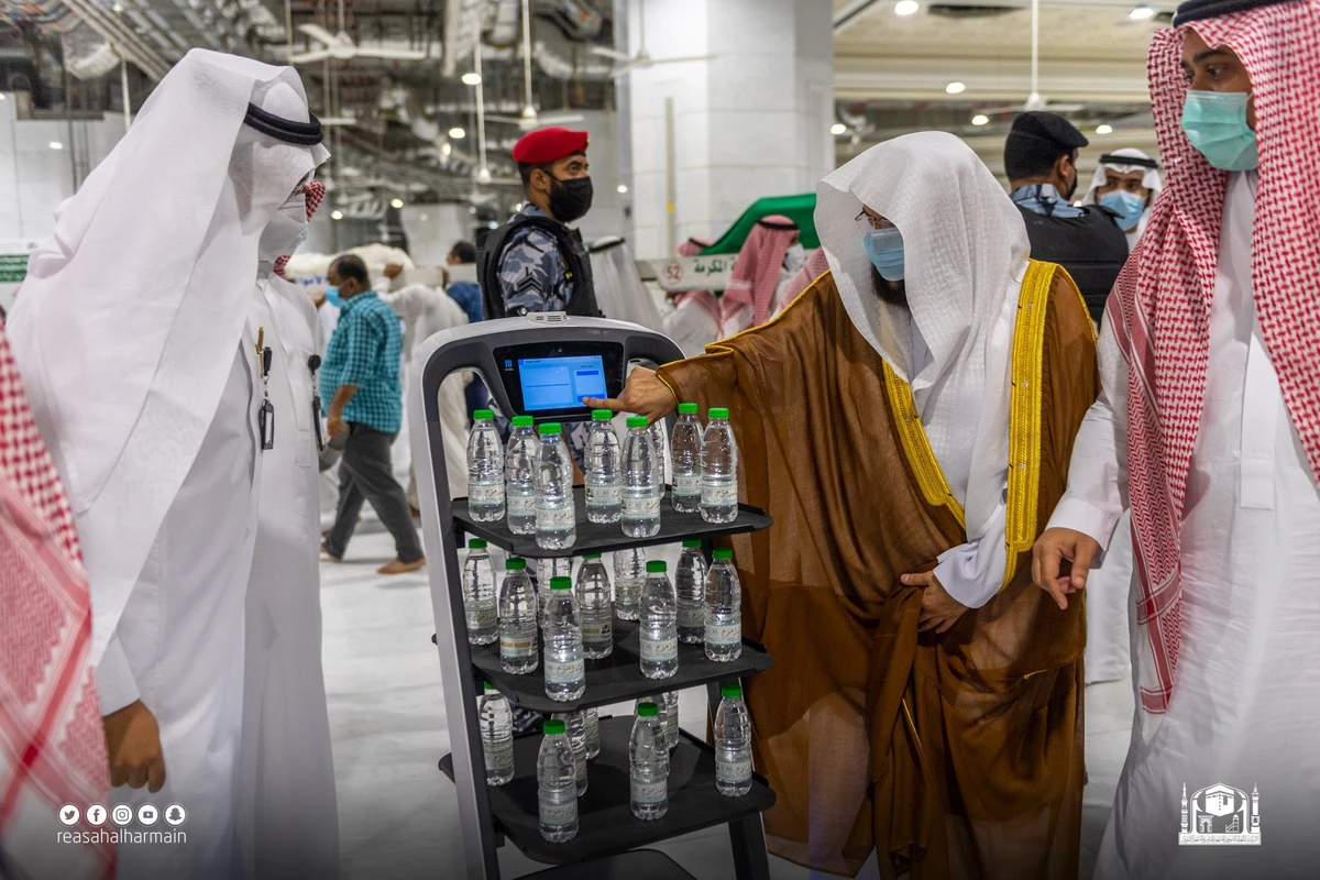 Saudi Arabia reveals robot programmed to quench thirst of pilgrims