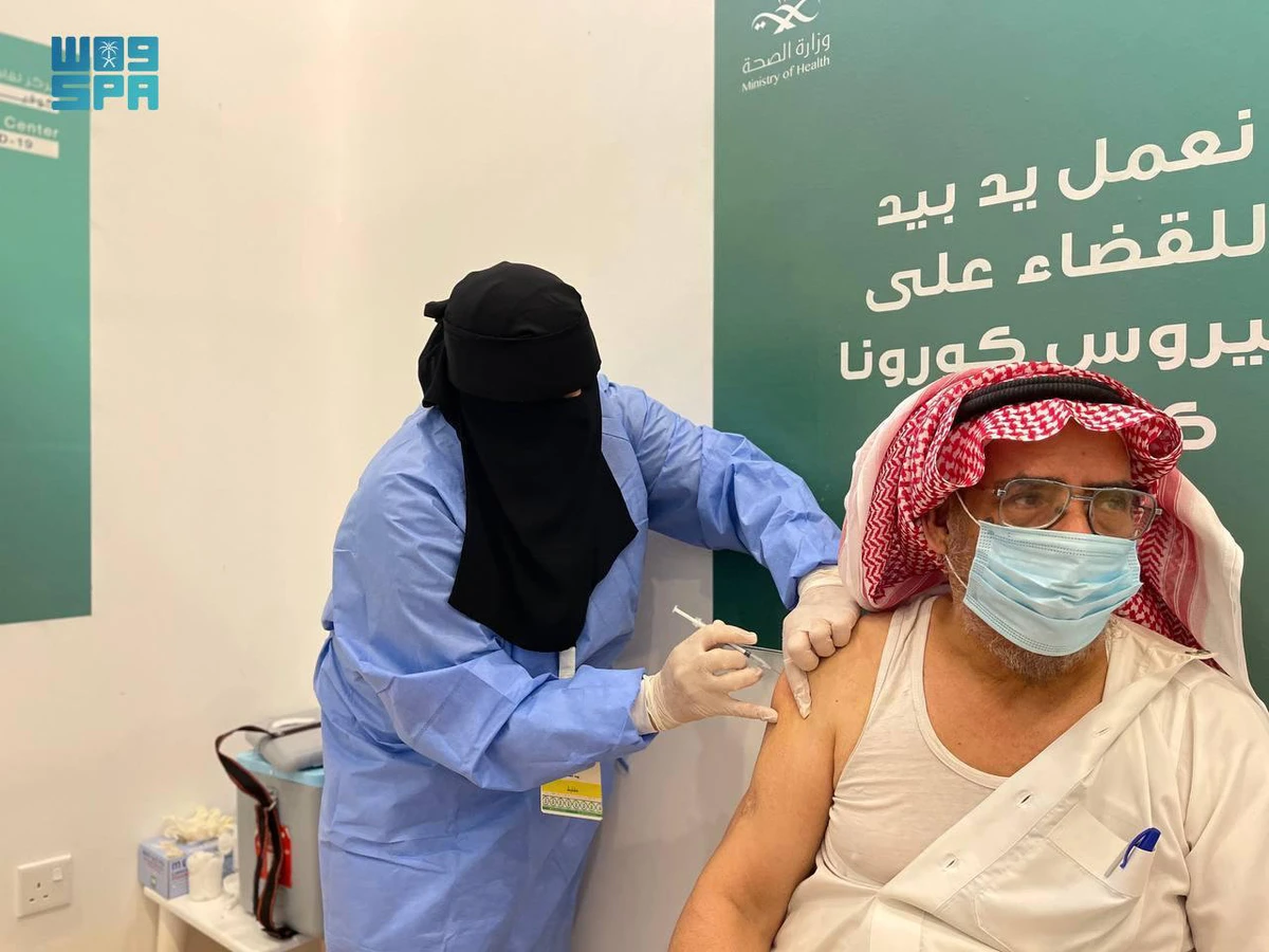 Since Saudi Arabia began its nationwide vaccination campaign on Dec. 17, the Ministry of Health has targeted the elderly as one of its priority groups. (SPA)