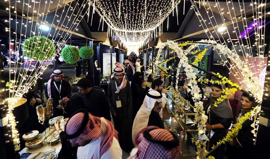 Visitors shop at businesses owned by Saudi women in Dammam, Saudi Arabia. (REUTERS file photo)