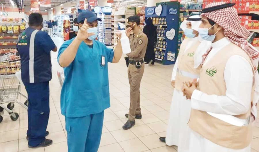 Municipalities have urged all commercial facilities to respect and abide by regulations to ensure public safety and prevent the virus from spreading. (SPA)