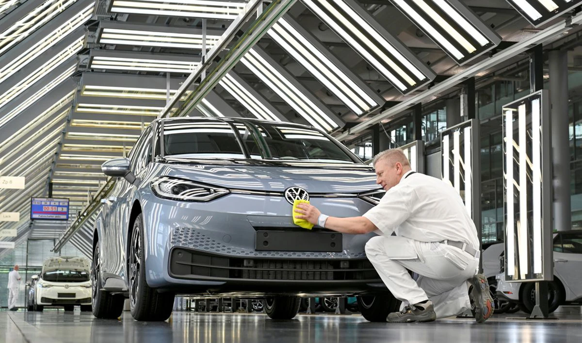 Volkswagen to stop sale of combustion engines in EU by 2035
