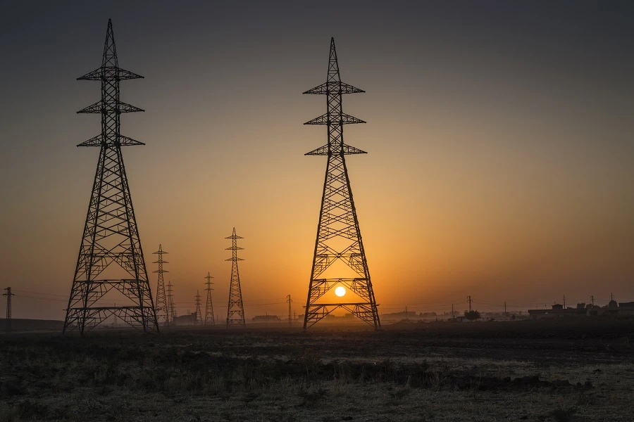 The electricity crisis in Iraq was discussed at a tripartite summit in Baghdad last Sunday. (Shutterstock)
