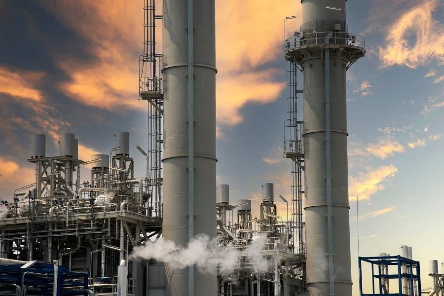 The panel sees an overhang of crude by the end of 2022 under different scenarios looking at supply and demand in the oil market. (Shutterstock)