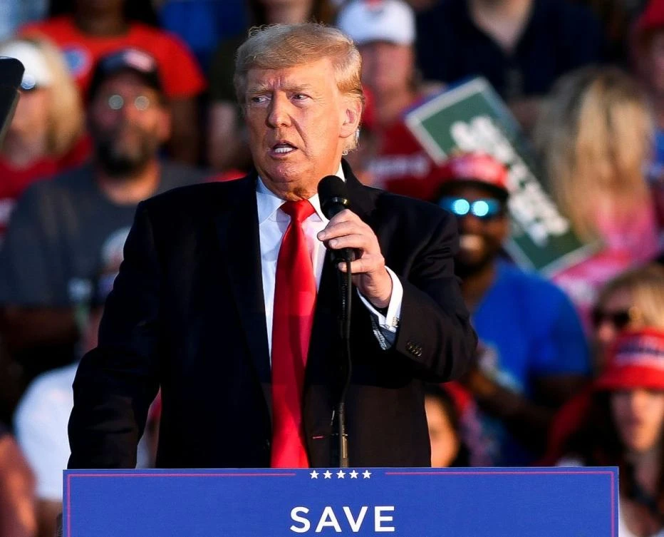 Trump heads to US-Mexico border for fresh attacks on Biden policies