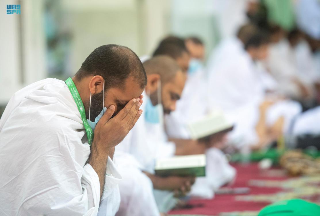 Pictures of pilgrims in Namira Mosque at Arafat