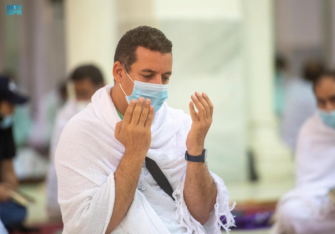Pictures of pilgrims in Namira Mosque at Arafat