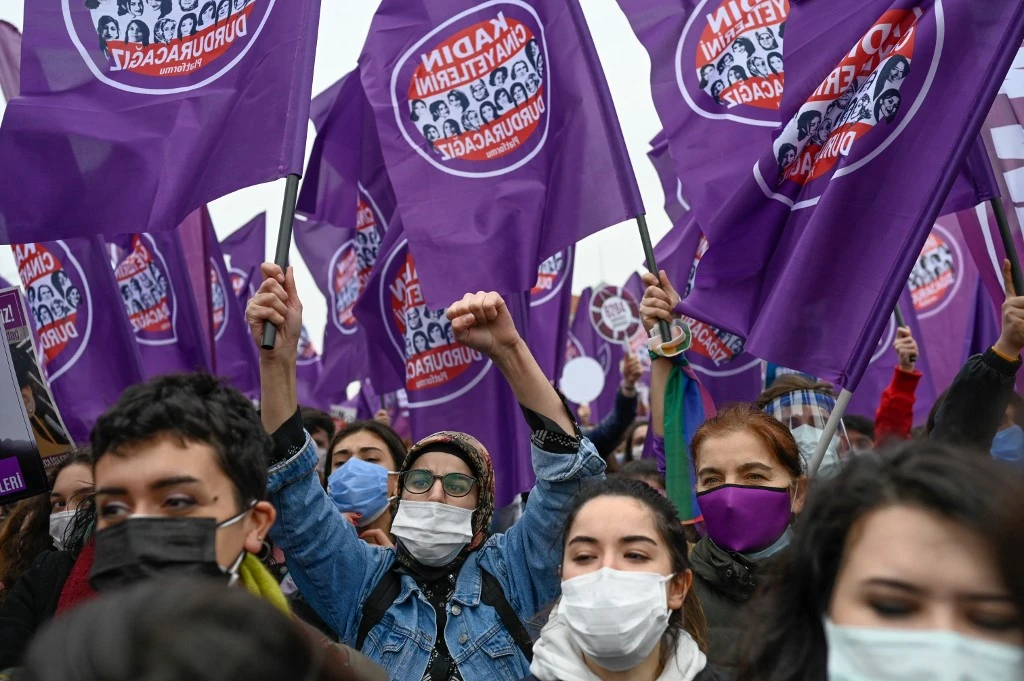 Turkey officially withdraws from treaty protecting women