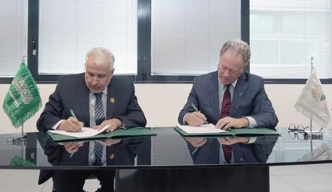 The cooperation agreement was signed by Abdullah Al-Rabeeah, KSrelief’s supervisor general, and David Beasley, executive director of the WFP. (SPA)