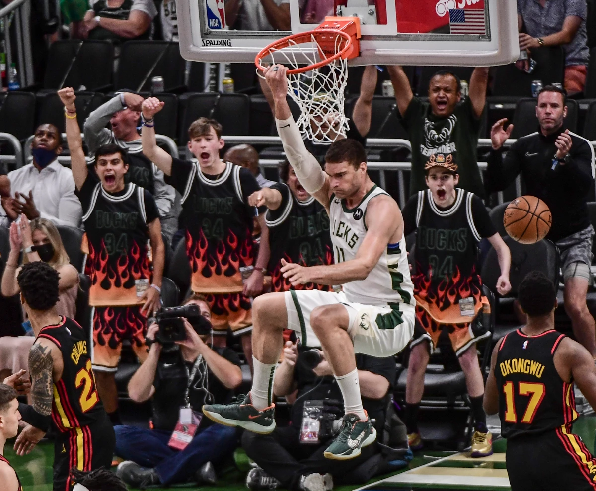 Without Giannis, Bucks beat Hawks 123-112 for 3-2 lead in NBA East finals