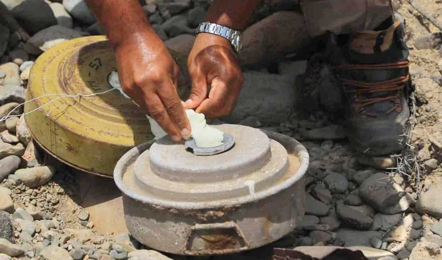 Masam has 32 demining teams. (SPA)