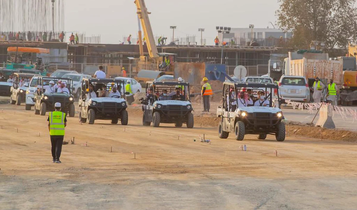 Construction on the project includes major structures, with the framework for the pit and paddock areas going up. (Credit: Saudi Automobile and Motorcycle Federation)