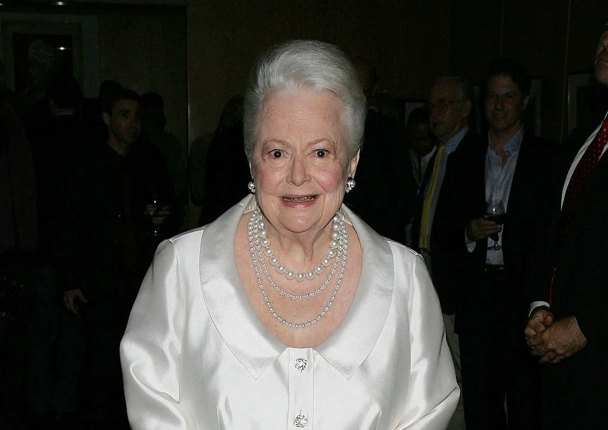 “The Rebellious Olivia de Havilland” packs the actress’ amazing life story into 56 minutes. (AFP)