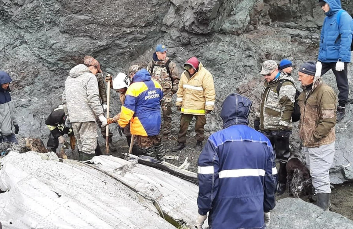 Nine bodies recovered from plane crash in far eastern Russia