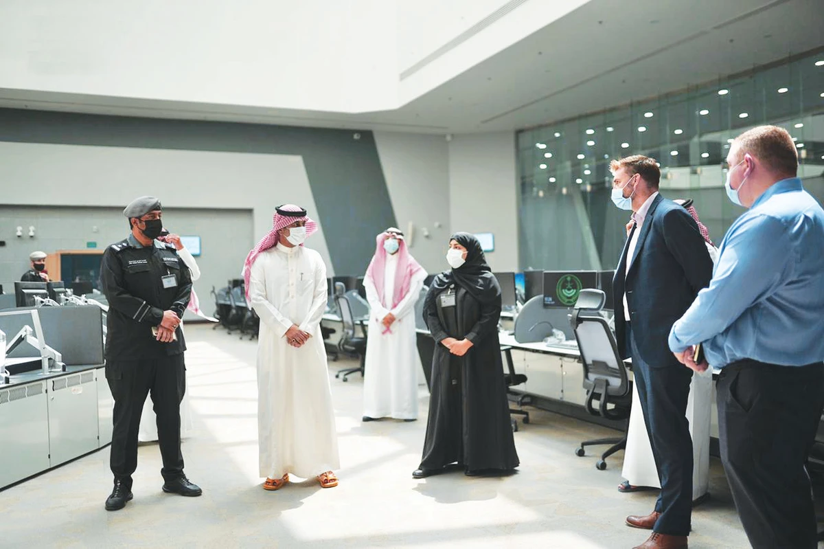 The IDEX2021 delegation gets a briefing at the Unified Security Operations Center (911) headquarters in Riyadh. (SPA)