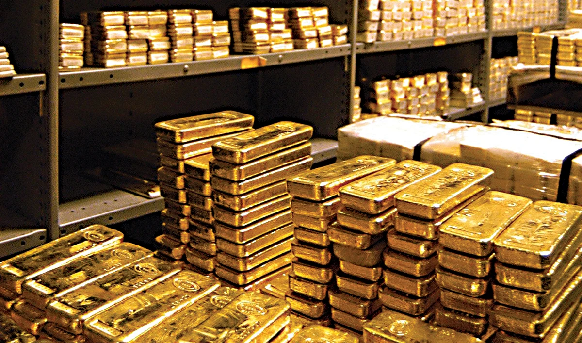 The rules treat physically traded gold like any other commodity, requiring banks to hold more cash to match their gold exposure as a buffer.