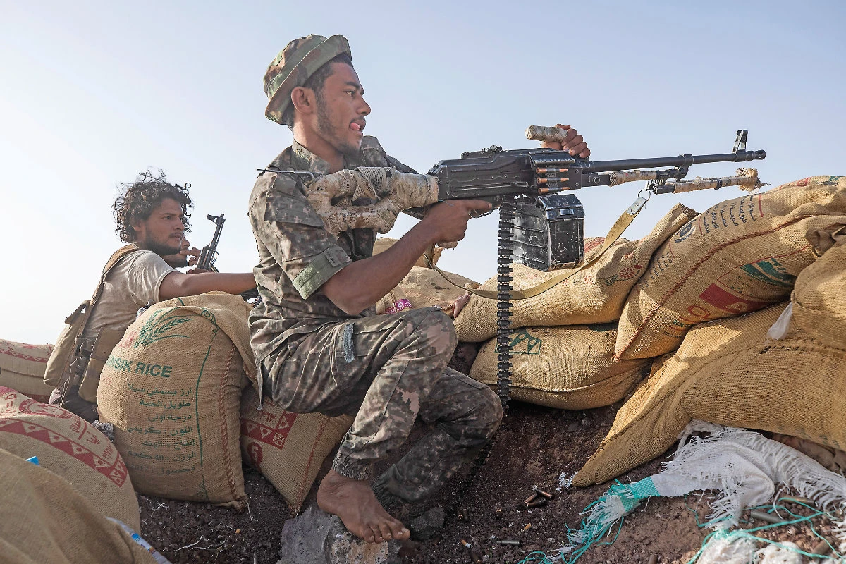 Top Houthi commander killed in new Yemen battle