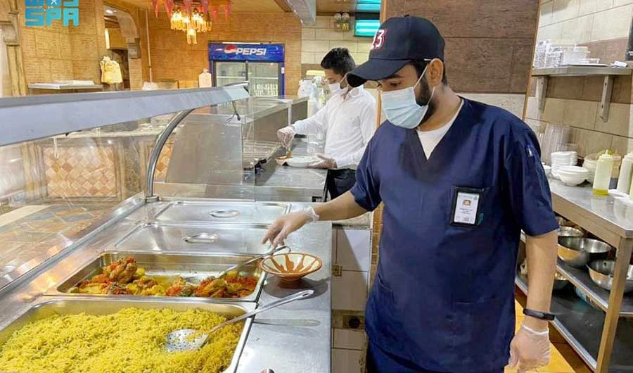 The inspection team confiscated 635 kg of food from unknown sources. (SPA)