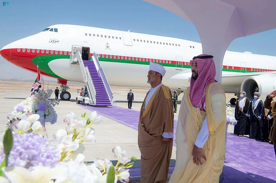 Crown Prince Mohammed bin Salman bid farewell to Sultan Haitham as he left on Monday. (SPA)