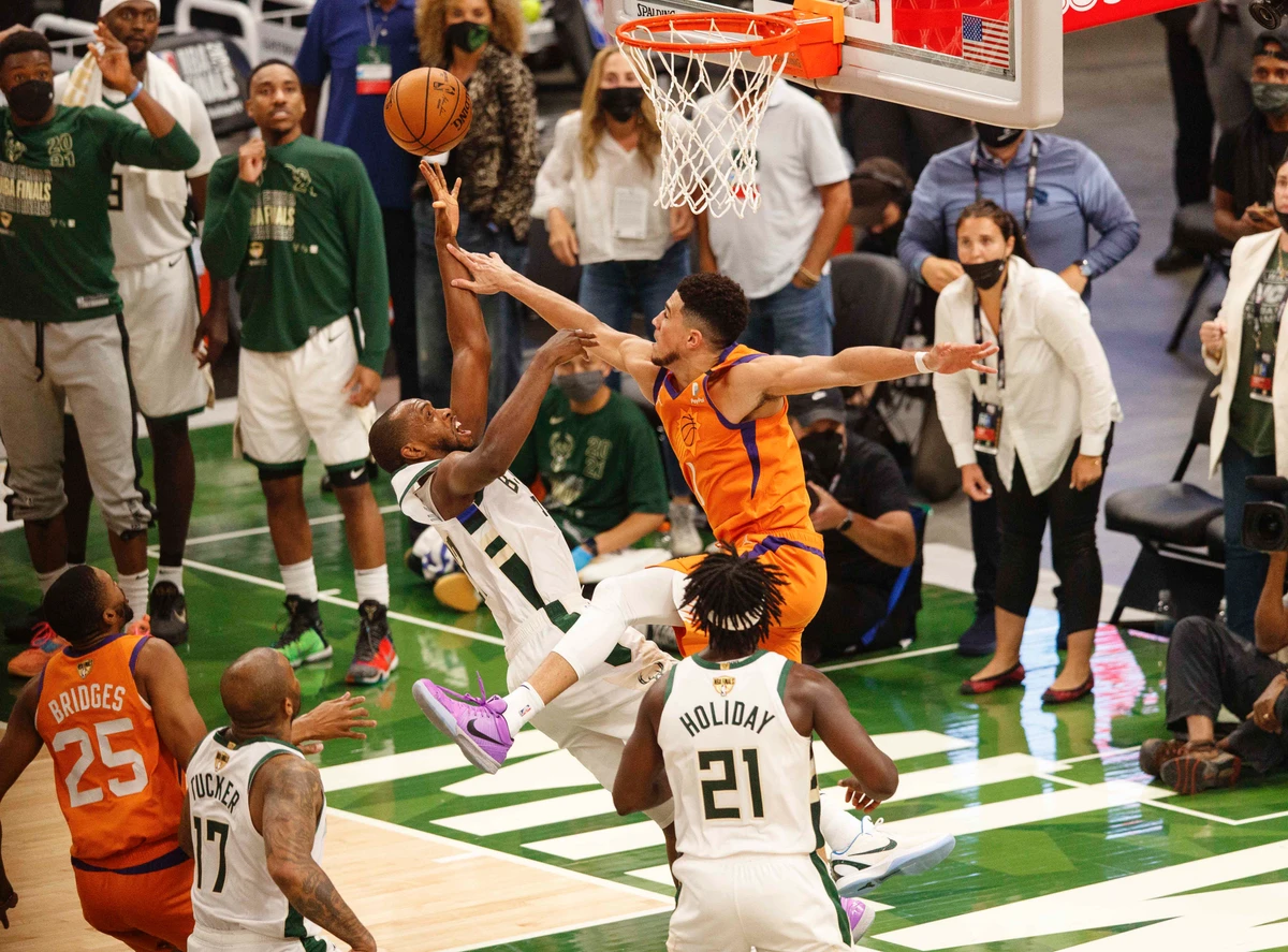 Middleton sends Bucks past Suns to tie NBA Finals at 2-2