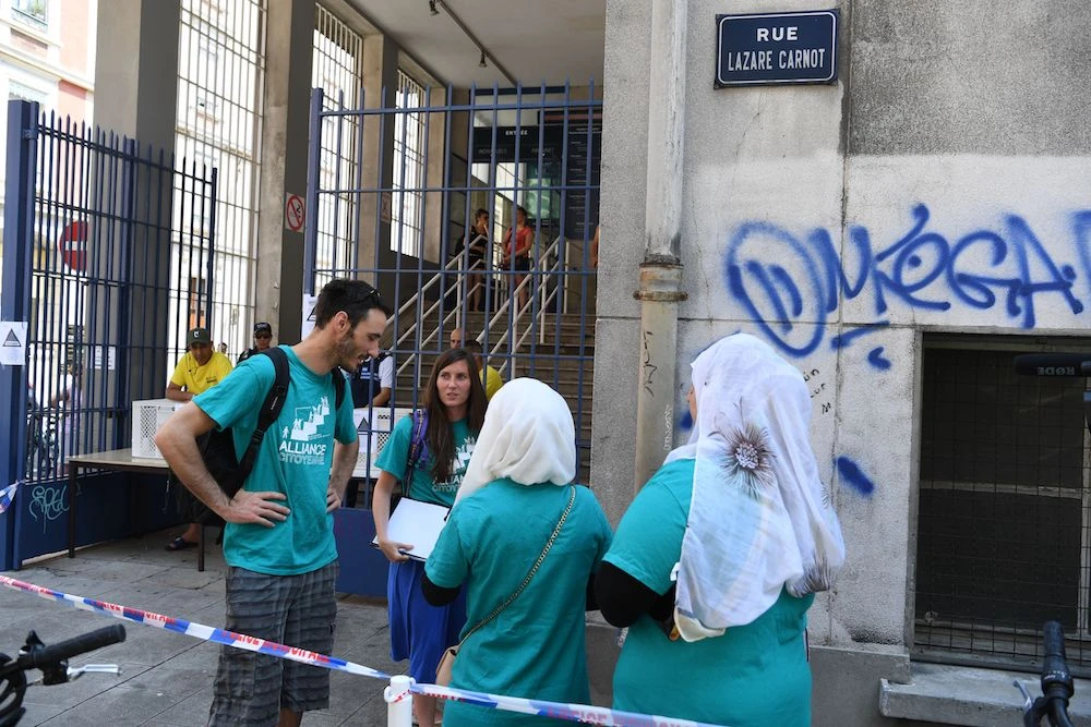 Burkini protest lands French swimmers fines, pool expulsions