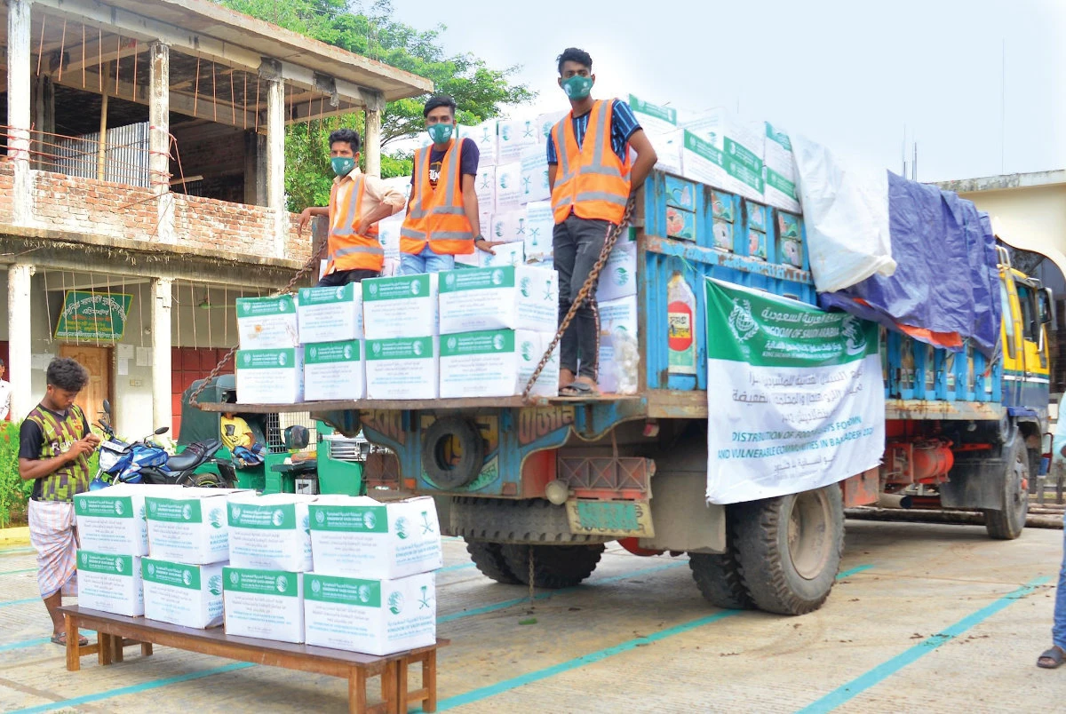 KSrelief and the MLW field teams traveled thousands of kilometers to reach the neediest families in Bangladesh. (SPA)