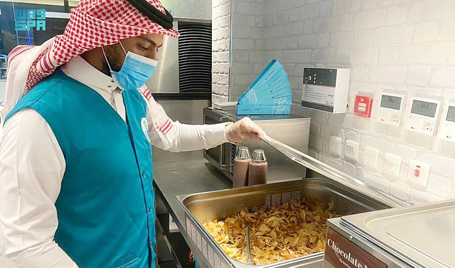 Saudi Arabian municipalities conducted 1,223 health tours. (SPA)