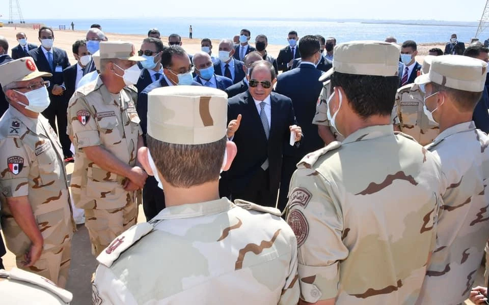 Egyptian President Abdel Fattah El-Sisi inspects road developments within the Together We Build the Future initiative. (Spokesman of the Egyptian Presidency)